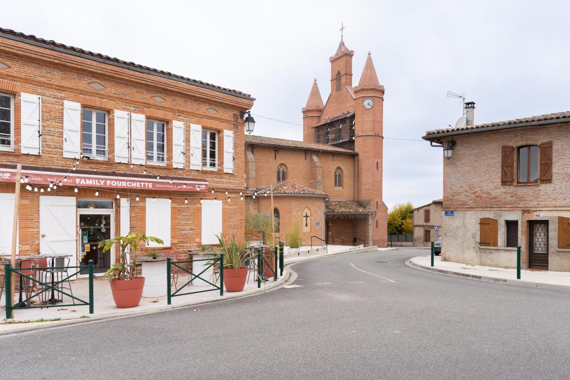 Sur La Place , Centre Village Cosy & Calme 2Ch Lapeyrouse-Fossat Экстерьер фото
